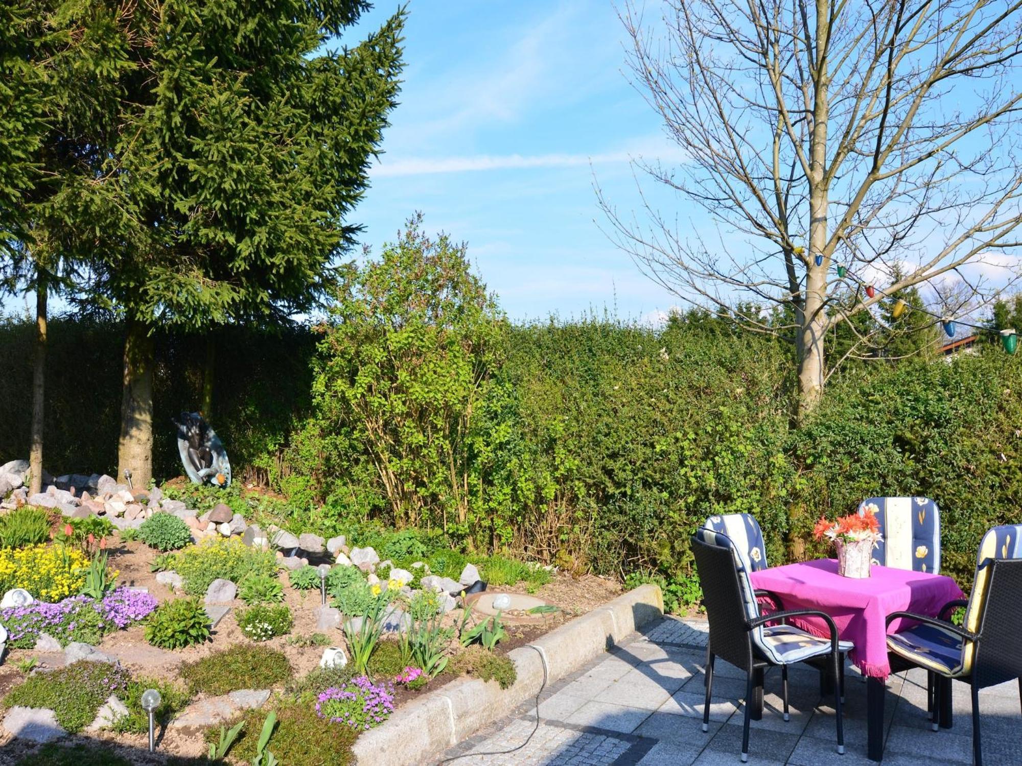 Holiday Home With Garden Neustadt am Rennsteig Εξωτερικό φωτογραφία