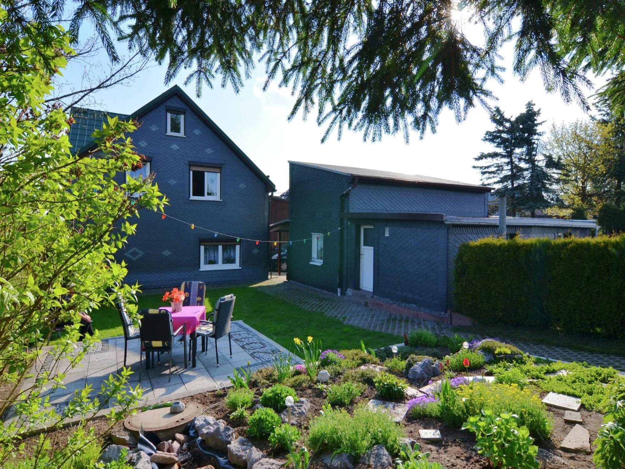 Holiday Home With Garden Neustadt am Rennsteig Εξωτερικό φωτογραφία